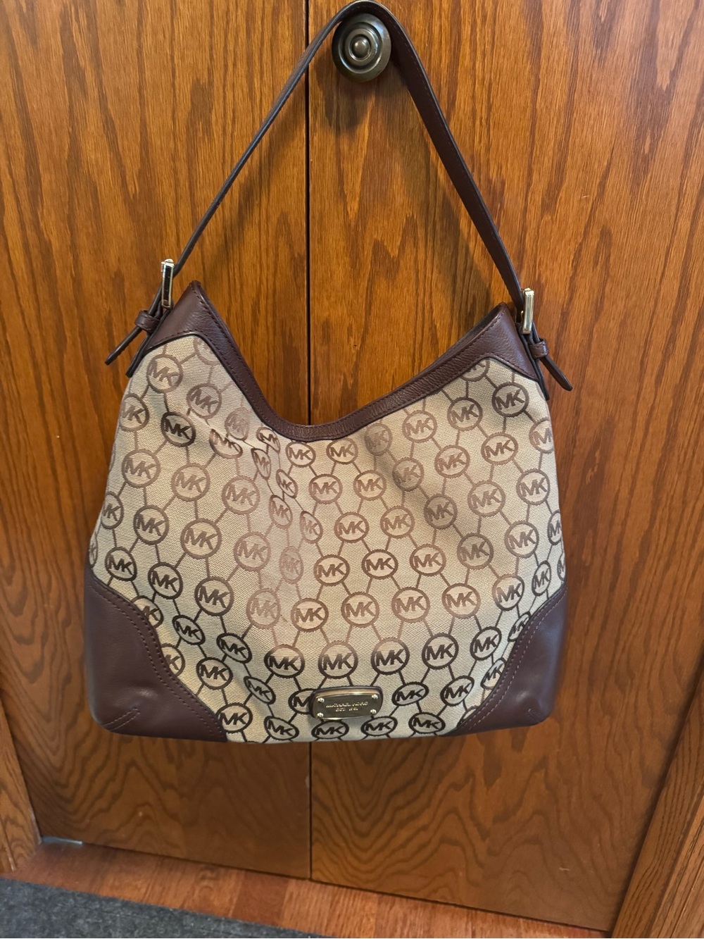 Michael Kors Millbrook Large Signature Monogram Hobo Shoulder Bag - Like New!